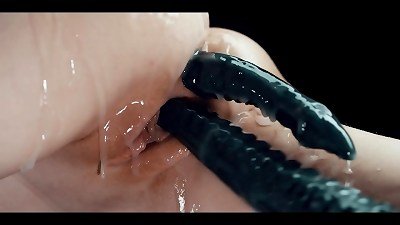 Real Life hentai - Yukki Amey is penetrated the brains out and Creampied by an Alien Monster