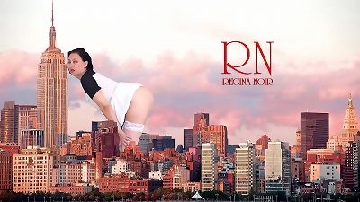 Wow! A meaty dame without undies walks around the city. She's as tall as King Kong! amazing demonstrate of a giantess! 2